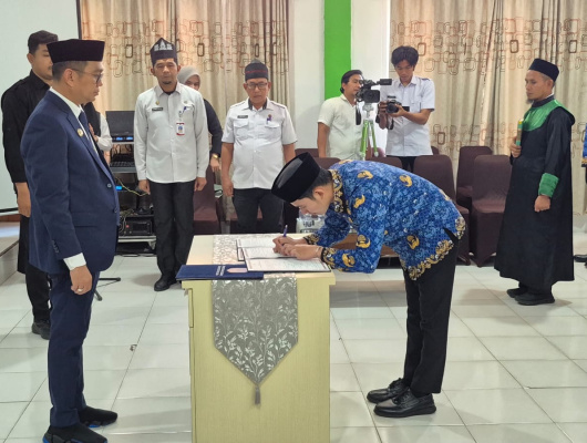 Thumbnail for the post titled: Bupati Kolaka Pimpin Pengambilan Sumpah/Janji 61 PNS baru